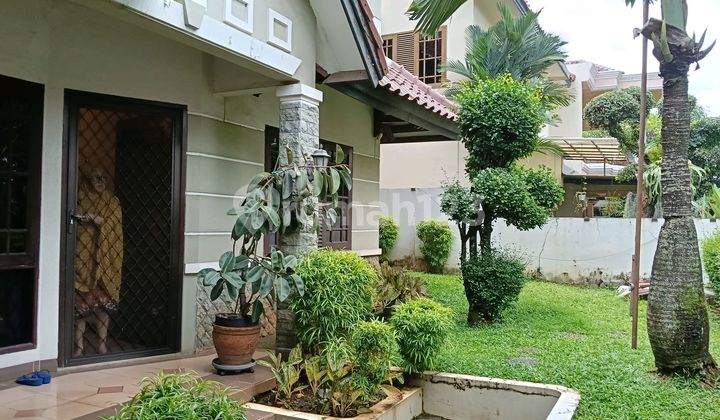 Rumah Mewah di Raffles Hills Cibubur