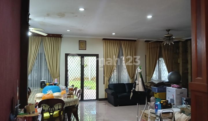 Rumah Mewah di Raffles Hills Cibubur