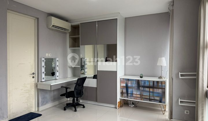 Di Jual Rumah Minimalis Semi Furnished Siap Huni Pakuwon City