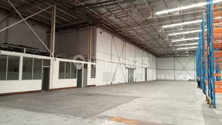FOR RENT Ready-to-Use Warehouse with Loading Dock Facility in Margomulyo, Surabaya FOR RENT Ready-to-Use Warehouse with Loading Dock Facility in Margomulyo, Surabaya