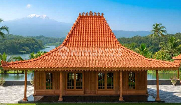 Javanese Joglo House, Complete Antique Original with Tumpangsari Carved Wall and Veranda 2