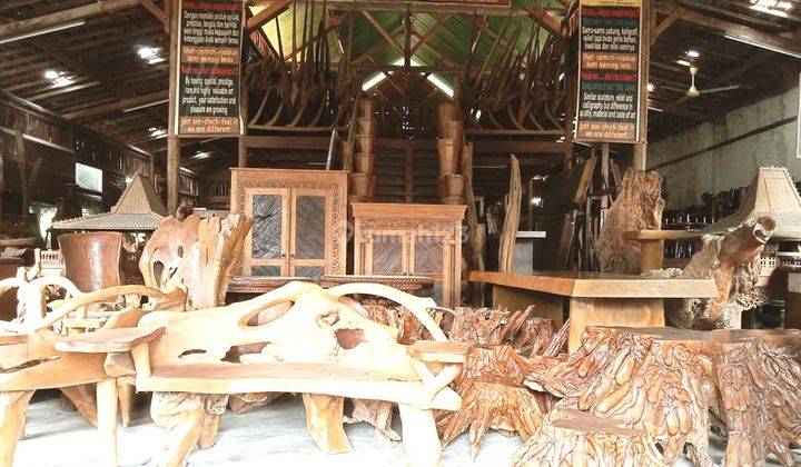 Workshop Showroom at the Mulyoharjo Jepara Carving Center, Tms Tourism Village Assets, Stock, Furniture and Woodencraft Business 2