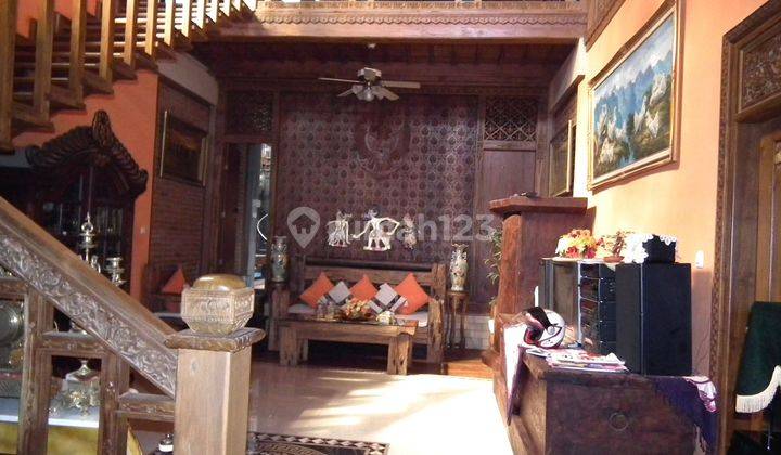 Rumah Unik Klasik di Bekasi Furnished Dekat Halim, Tol Jatibening 1