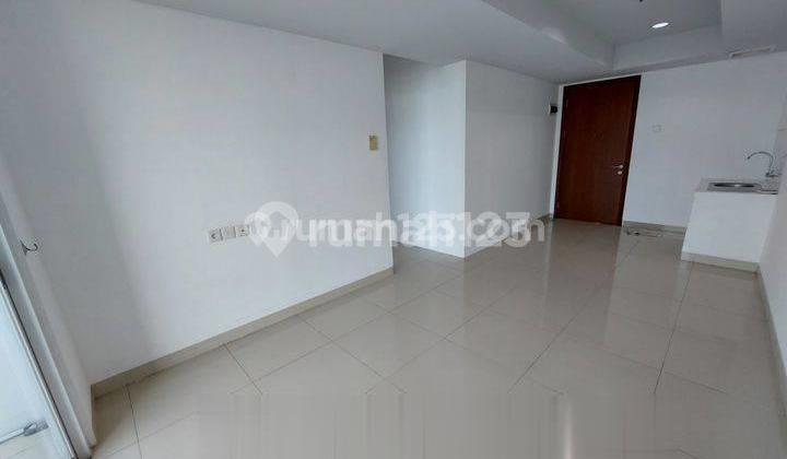 NEW & MINIMALIST APARTMENT IN KEMAYORAN, CLOSE TO INTERNATIONAL SCHOOL, GOLF COURSE, EASY ACCESS TO HIGHWAY 2