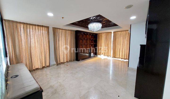 DISEWAKAN PENTHOUSE MEWAH 3+1 BED + 1 STUDY ROOM,SEMI FURNISHED DIPUSAT KOTA KEMAYORAN Apartemen Springhill 4 Kamar Tidur Bagus Semi Furnished 3