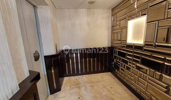 DISEWAKAN PENTHOUSE MEWAH 3+1 BED + 1 STUDY ROOM,SEMI FURNISHED DIPUSAT KOTA KEMAYORAN Apartemen Springhill 4 Kamar Tidur Bagus Semi Furnished 7