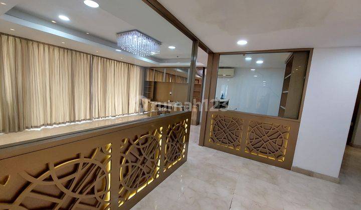 DISEWAKAN PENTHOUSE MEWAH 3+1 BED + 1 STUDY ROOM,SEMI FURNISHED DIPUSAT KOTA KEMAYORAN Apartemen Springhill 4 Kamar Tidur Bagus Semi Furnished 6