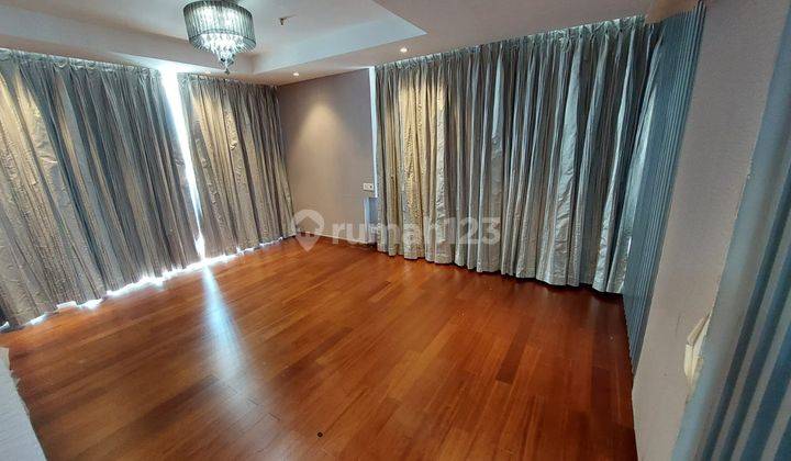 DISEWAKAN PENTHOUSE MEWAH 3+1 BED + 1 STUDY ROOM,SEMI FURNISHED DIPUSAT KOTA KEMAYORAN Apartemen Springhill 4 Kamar Tidur Bagus Semi Furnished 13