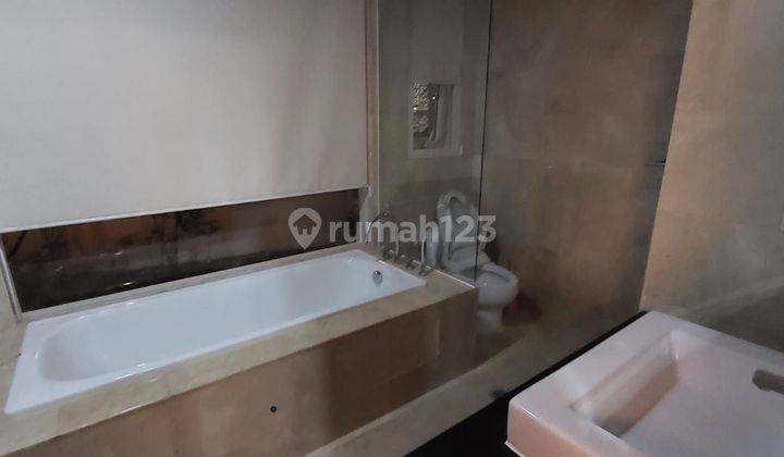 DISEWAKAN APARTMENT PREMIUM TYPE 3+1 BED PRIVATE LIFT, FULLY FURNISHED BAGUS DIPUSAT KOTA KEMAYORAN Apartemen 3 Kamar Tidur Springhill Furnished Bagus 2