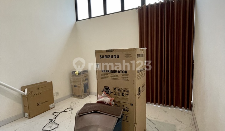 Disewa Rumah 3 Kamar Semi Furnish di Asya Jakarta Garden City
