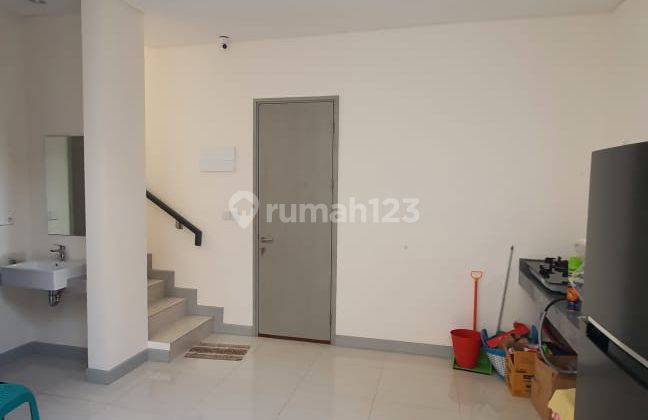 Dijual  Rumah Unfurnished 4 Kamar Tidur Di Cluster Maninjau, Cakung 2