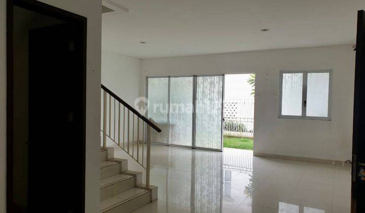 Dijual  Rumah Semi Furnished 4 Kamar Tidur  di Cluster Palm Spring, Cakung 1