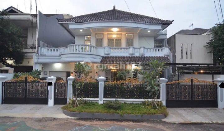 Disewa  Rumah 2 Lantai Furnished di Dekat MRT Fatmawati 1