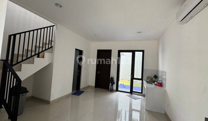 Disewa Rumah Unfurnished Bagus 3 Kamar Tidur di Cluster Mahakam, Cakung 2