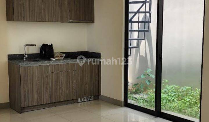 Disewa  Rumah 4 Kamar Tidur  Semi Furnished di Asya Sentarum Jakarta Garden City, Cakung 2