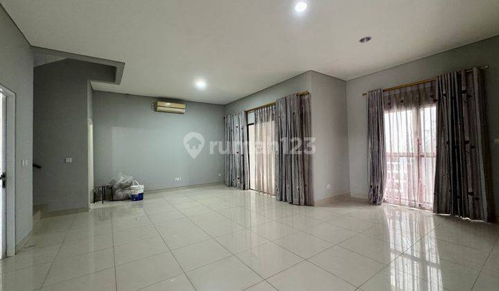 Disewa Rumah 5 Kamar Tidur Semi Furnished Sudah Renovasi di Cluster Lantana, Cakung 1