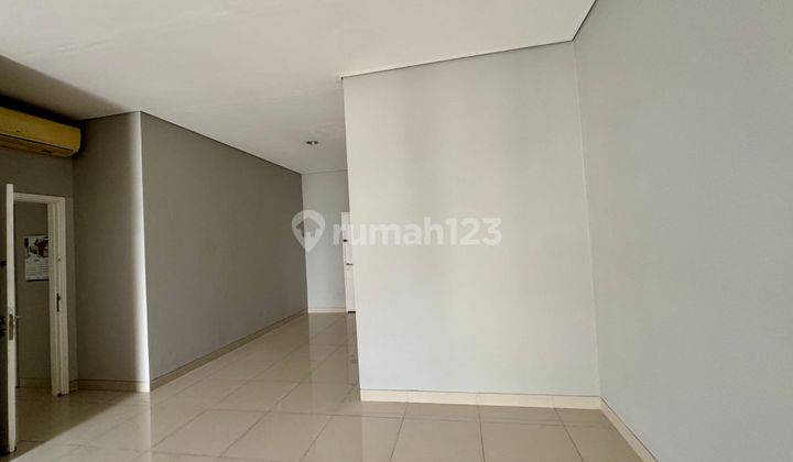 Disewa Rumah 5 Kamar Tidur Semi Furnished Sudah Renovasi di Cluster Lantana, Cakung 2