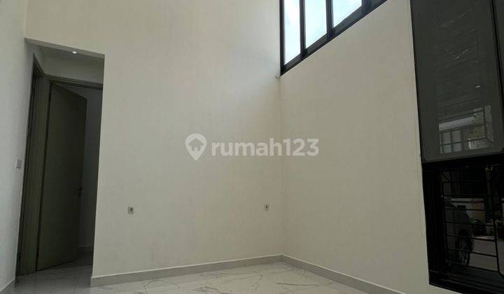 Dijual  Rumah 4 Kamar Tidur Semi Furnished  di Komplek Asya Jakarta Garden City, Cakung 2