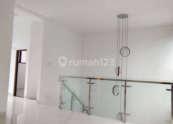 Rumah Mewah Modern Ceiling Tinggi di Jatiwaringin, Bekasi 10