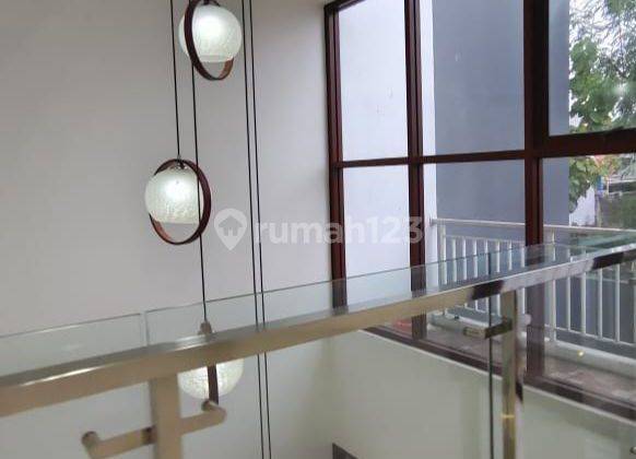 Rumah Mewah Modern Ceiling Tinggi di Jatiwaringin, Bekasi 12