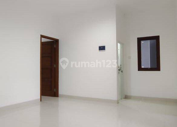 Rumah 2 Lnatai Modern di Jatiwaringin, Bekasi 2