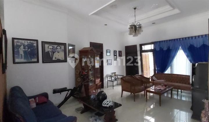 Rumah Mewah di Komplek Elit di Jaka Permai, Bekasi Barat 9