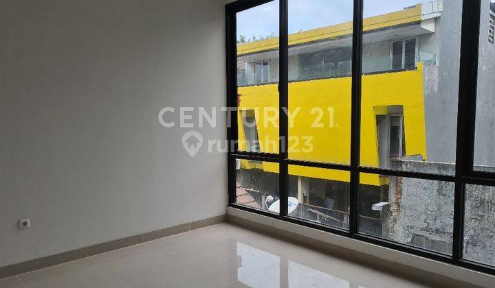 Rumah Baru Strategis Di Tebet Jakarta Selatan 2