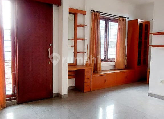 Ready-to-Occupy Spacious Affordable House in a Comfortable Neighborhood in Rawamangun 2