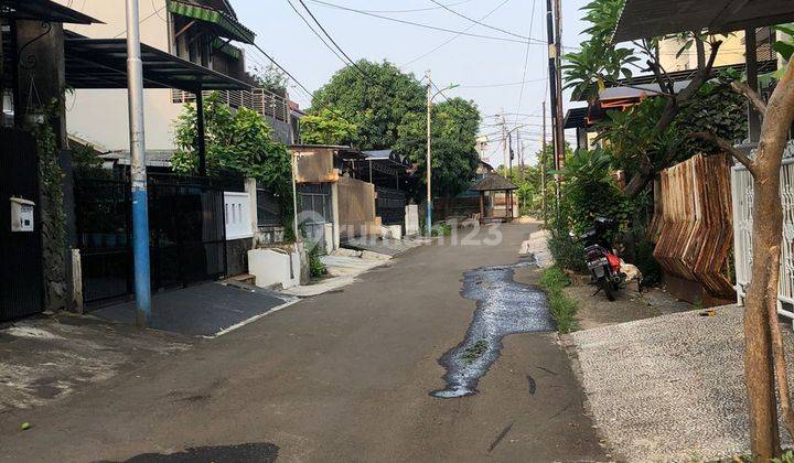 Rumah tua hitung tanah lokasi bagus dekat jalan raya kayu putih di Kayu putih Rumah 2