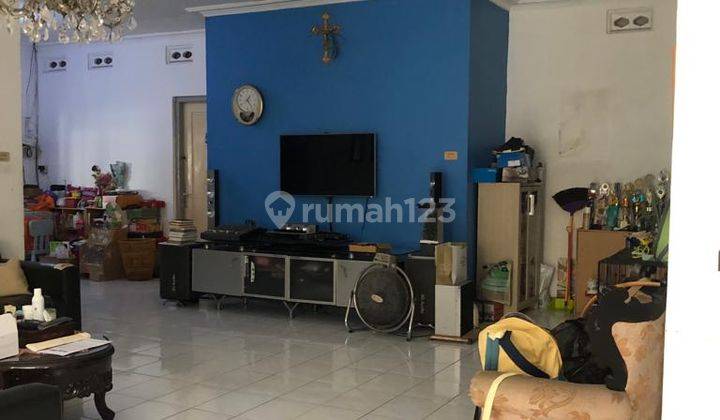 Rumah Lama Luas Akses Jalan Besar di Menteng 1