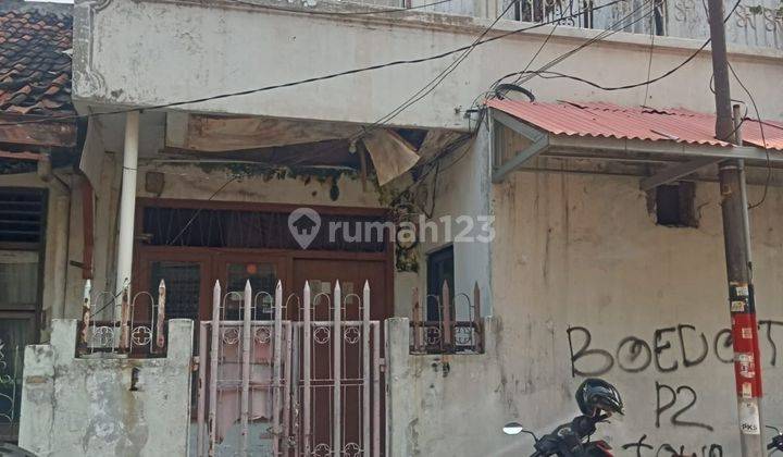 Rumah Tua Hitung Tanah Daerah Pasar Baru 1