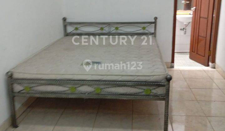 RUMAH NYAMAN 6 KAMAR TIDUR SEMI FURNISHED SIAP HUNI DI BENHILL  2