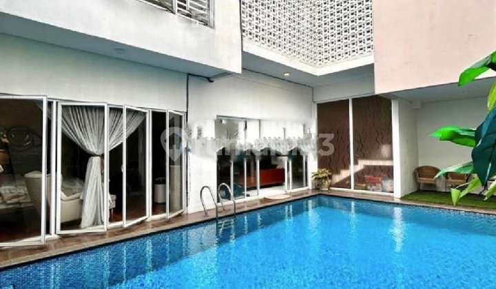 Rumah Premium Jakarta Selatan Pancoran Liga Mas - Pool + Halaman