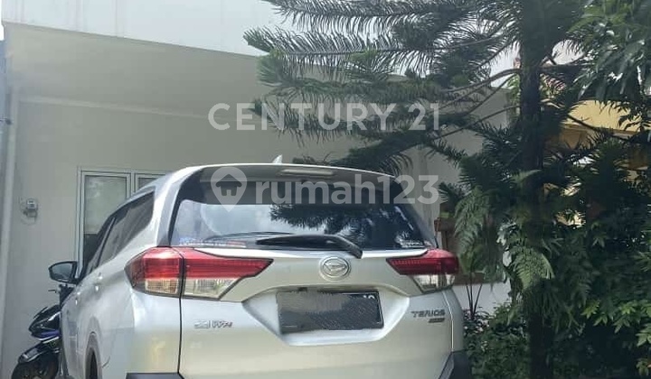 Semi-Furnished 3-Story House in Sentul City Area Semi-Furnished 3-Story House in Sentul City Area