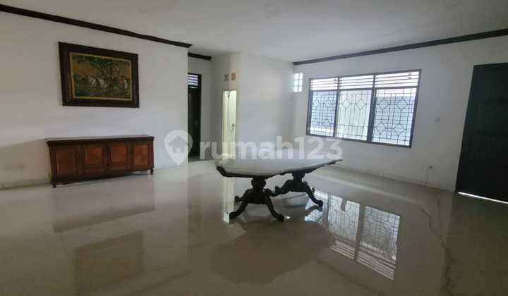 Rumah Tinggal atau Usaha Lok. Strategis Kamp. Ambon Jaktim