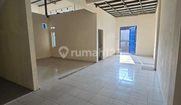 Gudang di Cipondoh Tangerang Luas 16X14m SHM Ada Kantor Strategis