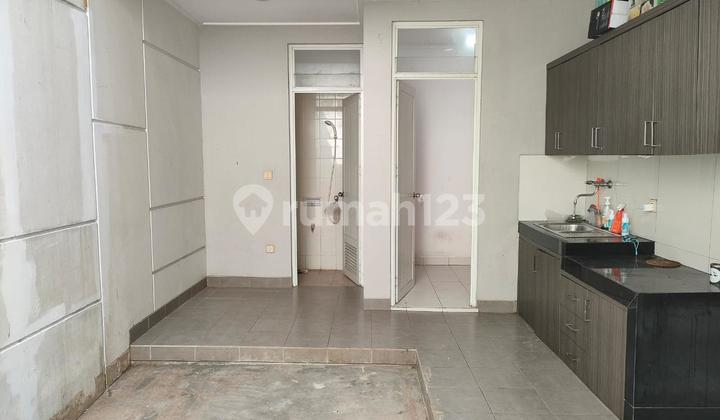 Rumah di Green Lake City Ukuran 8X15m 2 Lantai Berikut 4 Unit AC 2