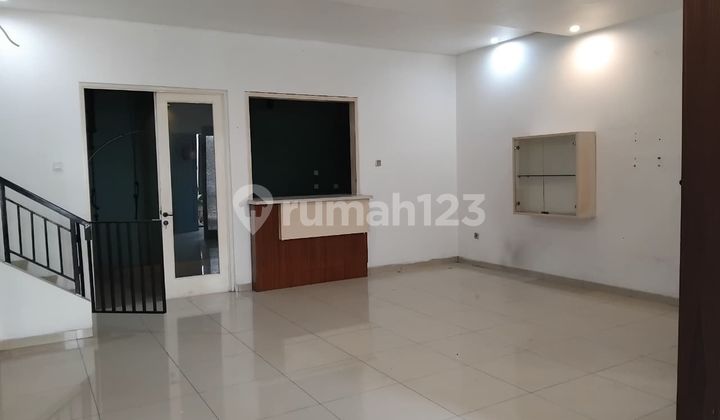 Rumah di Puri Mansion Jakarta Barat 9X15m 2 Lt SHM Semi Furnished 2