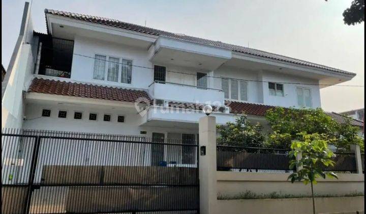 Rumah Hook di Meruya utara 2 Lantai SHM Bagus Semi Furnished 1