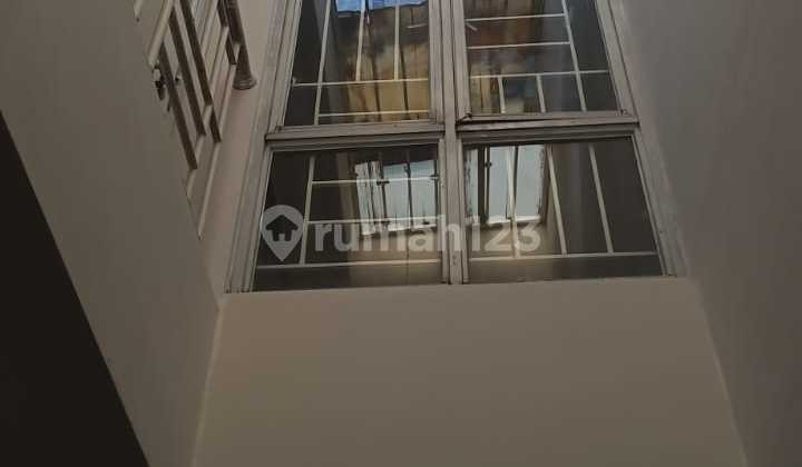 Rumah di Cattelya banjar wijaya 2 Lantai SHM Bagus Semi Furnished  6