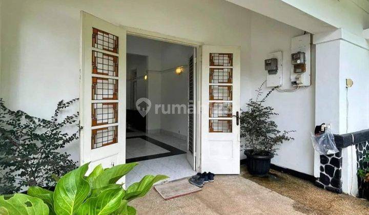 Rumah di Jalan Mendut , Menteng Jakarta Pusat 2 Lantai SHM Bagus 2