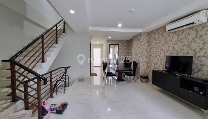 Town House Puri Mansion Jakarta Barat Luas 142m2 2 Lantai Furnish 1