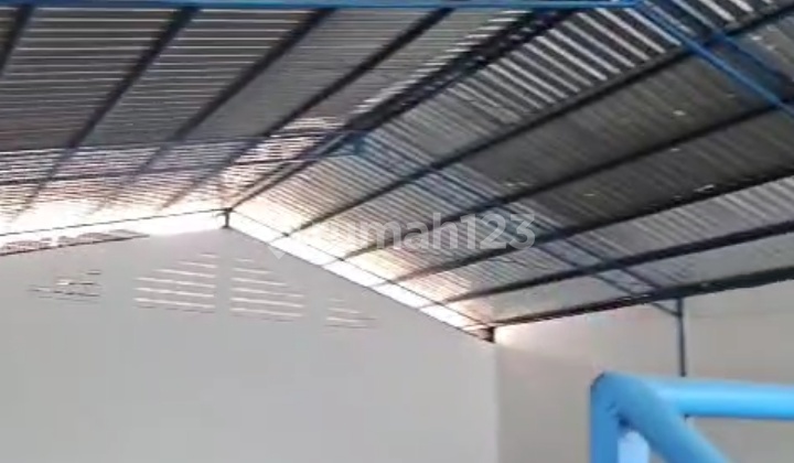 Warehouse in Kalideres, West Jakarta Area 686 sqm 2 Floors Freehold Title Warehouse in Kalideres, West Jakarta Area 686 sqm 2 Floors Freehold Title