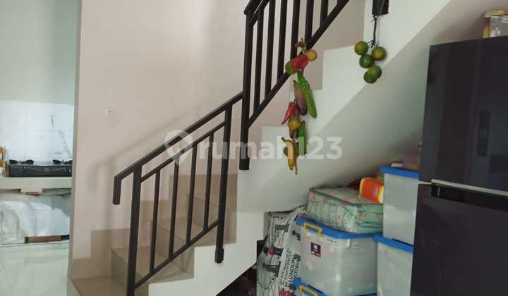 House in Duri Kepa, Kebon Jeruk, West Jakarta, Area 6x15, 2.5 floors, SHM (Certificate of Ownership). 2