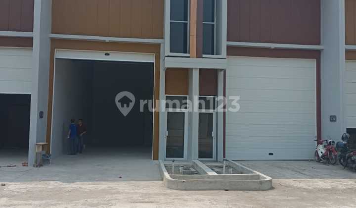 Warehouse in Daan Mogot Tangerang, 90 M2 area, strategic location near toll road.