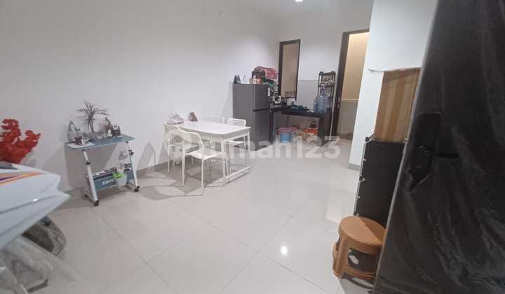 Condo House Green Royal West Jakarta 5x10m 3rd Floor with Air Conditioning Condo House Green Royal West Jakarta 5x10m 3rd Floor with Air Conditioning