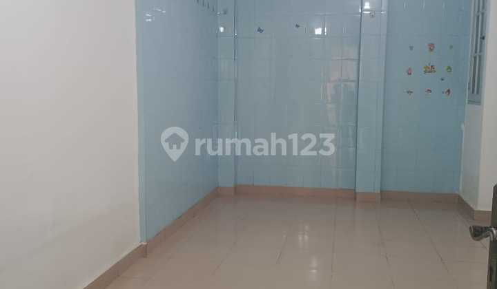 Rumah di Taman Palem Jakarta Barat Luas 4X15m 2 Lantai Ada AC 2