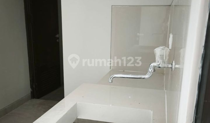 Rumah Bagus di Bukit Nirmala Pik 2 Luas 8X10 2 Lantai 2