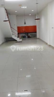 Shop House in Cideng, Central Jakarta, 3.5 Floors, SHM Certificate, Office Ready, Move-In Ready Shop House in Cideng, Central Jakarta, 3.5 Floors, SHM Certificate, Office Ready, Move-In Ready
