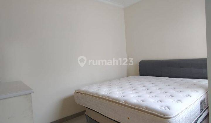 Rumah Di Green Lake City Luas 8x15 2 Lt Shm Dekat Danau Furnished 2